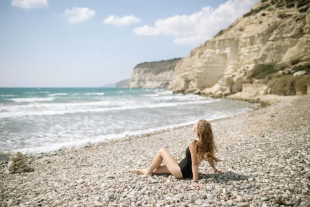 Falaises au bord mer image libre de droit