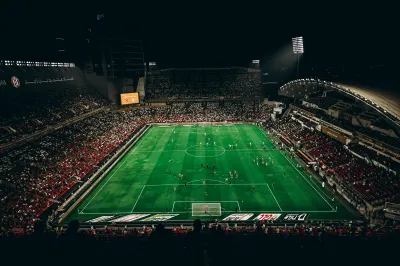 un stade de football vue de nuit