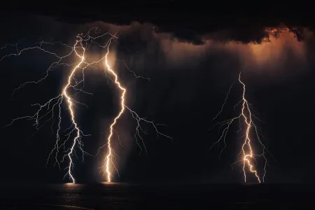 Un orage avec des éclairs image libre de droit